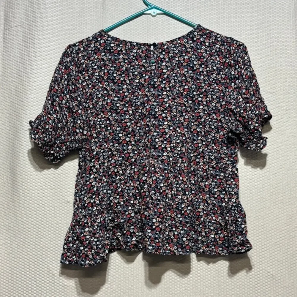 Paper Crane Black Floral Ruffle Sleeve Crop Top Blouse Women's Size Large - Picture 8 of 8